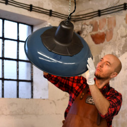 Emaliowana lampa industrialna OZż-2 z lat 50'