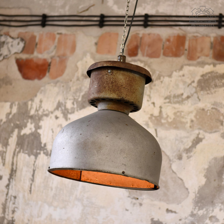 Lampa industrialna ORZ-1 z 1967 roku