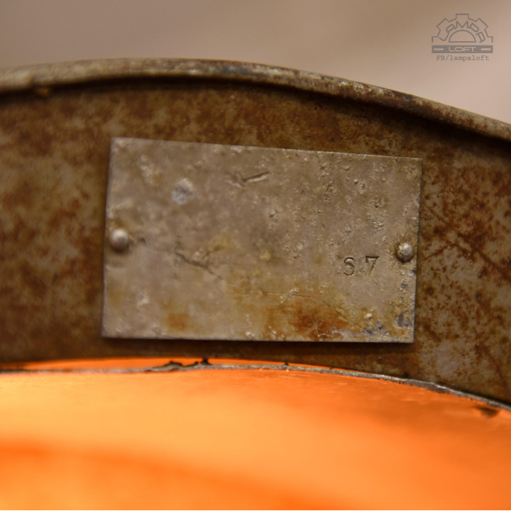 Lampa industrialna ORZ-1 z 1967 roku