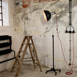 Lampa industrialna stojąca