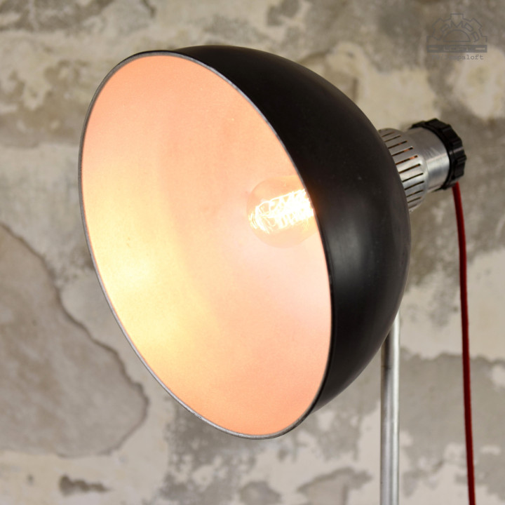 Lampa industrialna stojąca