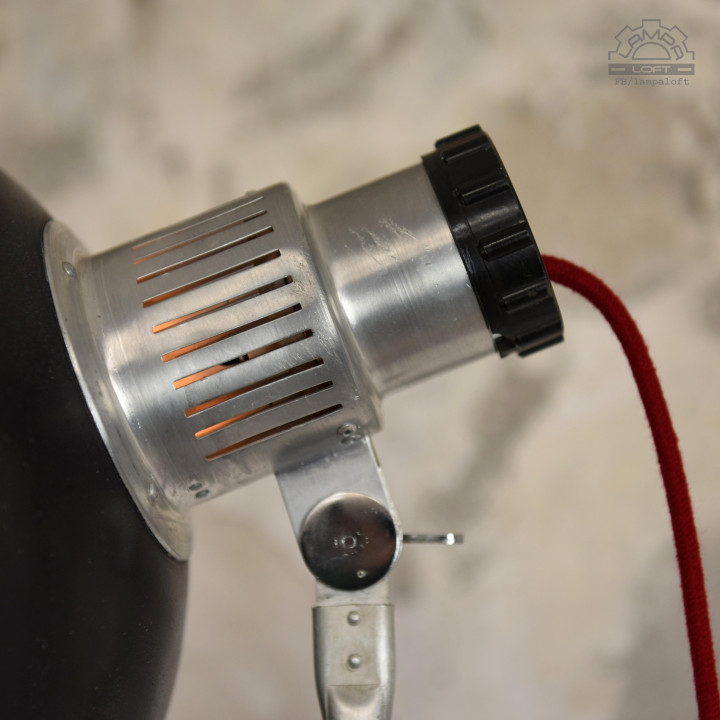 Lampa industrialna stojąca