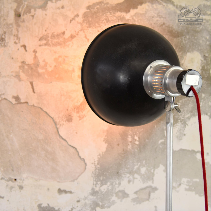 Lampa industrialna stojąca