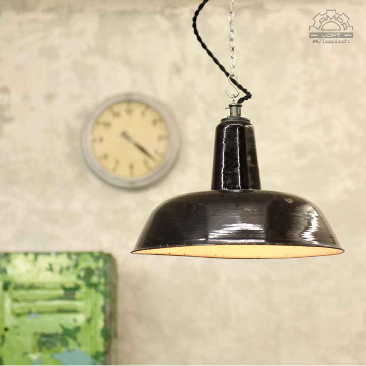 Lampa industrialna emaliowana z lat 30'