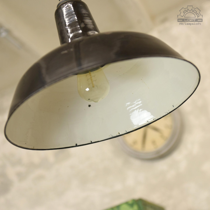 Lampa industrialna emaliowana z lat 30'