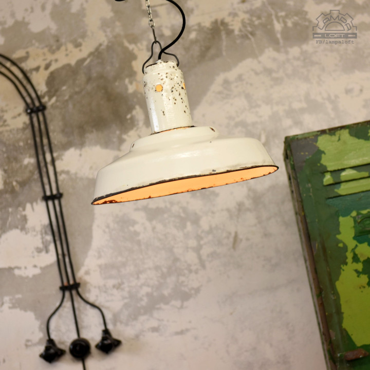 Radziecka lampa industrialna z lat 60'