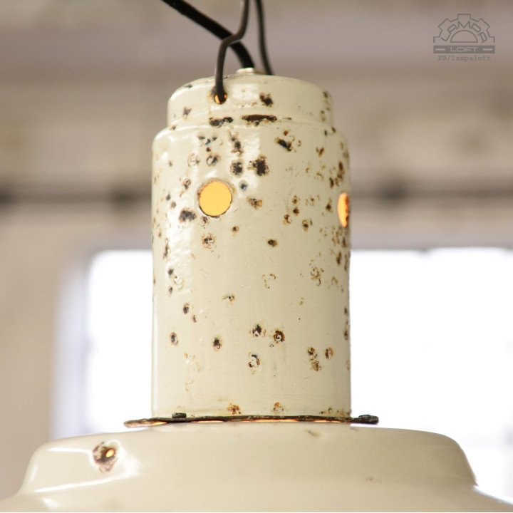 Radziecka lampa industrialna z lat 60'