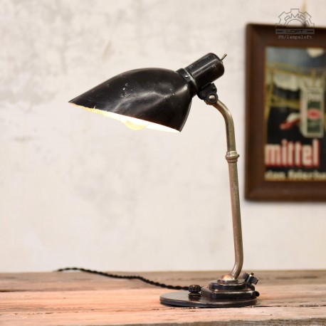 Radziecka lampa biurkowa z 1957 roku