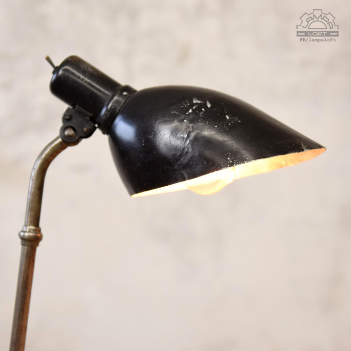Radziecka lampa biurkowa z 1957 roku