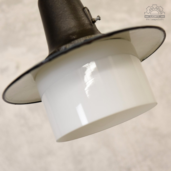 Lampa industrialna OŻk-1 z lat 50'