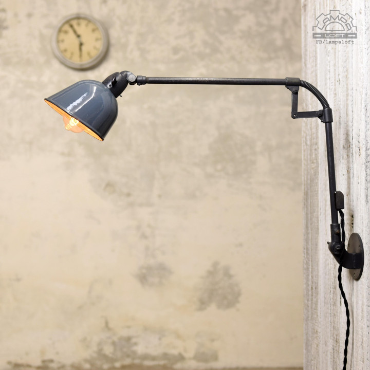 Lampa industrialna Siemens z lat 30'
