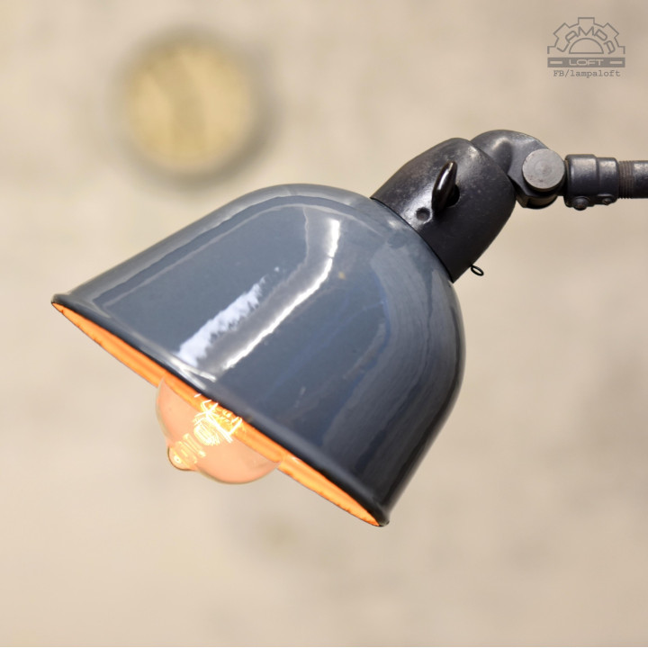 Lampa industrialna Siemens z lat 30'