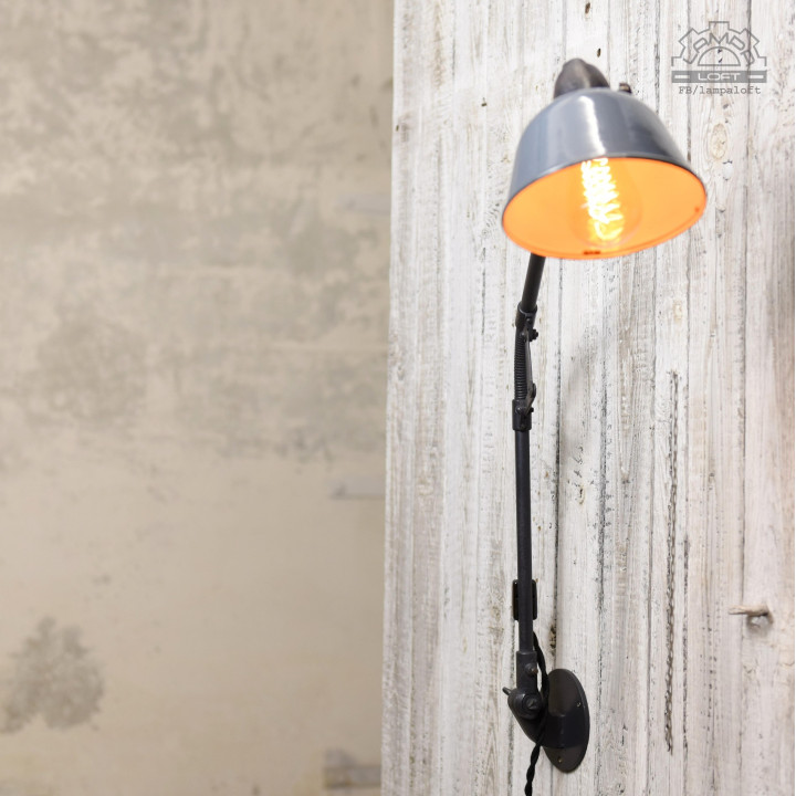 Lampa industrialna Siemens z lat 30'