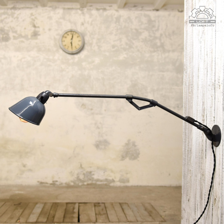 Lampa industrialna Siemens z lat 30'