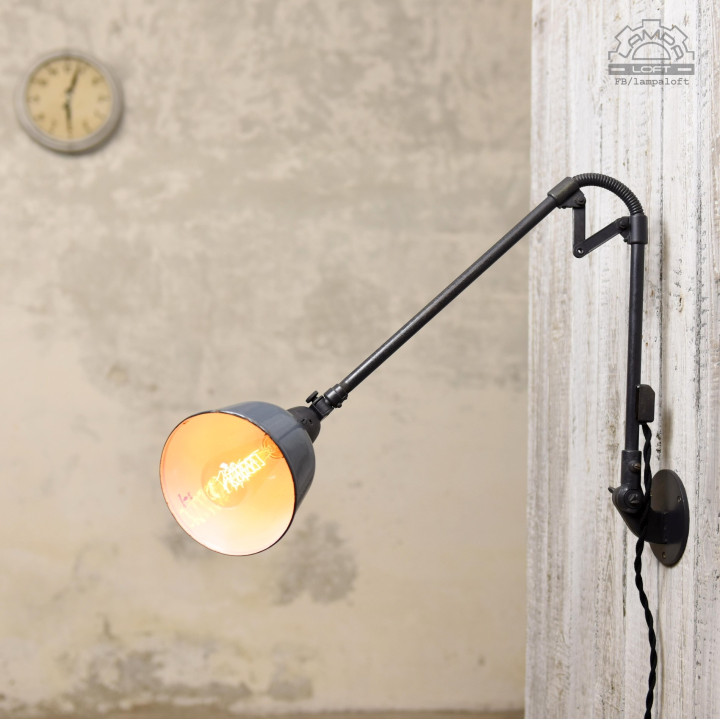 Lampa industrialna Siemens z lat 30'