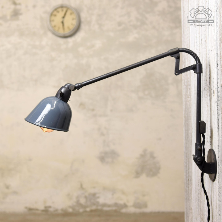 Lampa industrialna Siemens z lat 30'