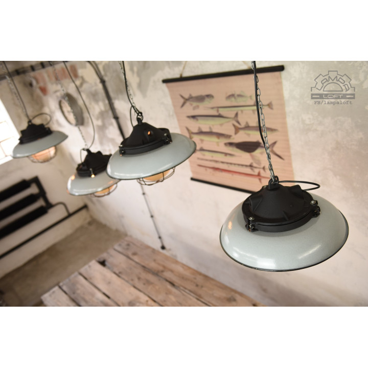 Lampa industrialna OKs-1 z lat 70'