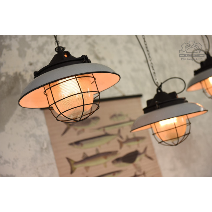 Lampa industrialna OKs-1 z lat 70'