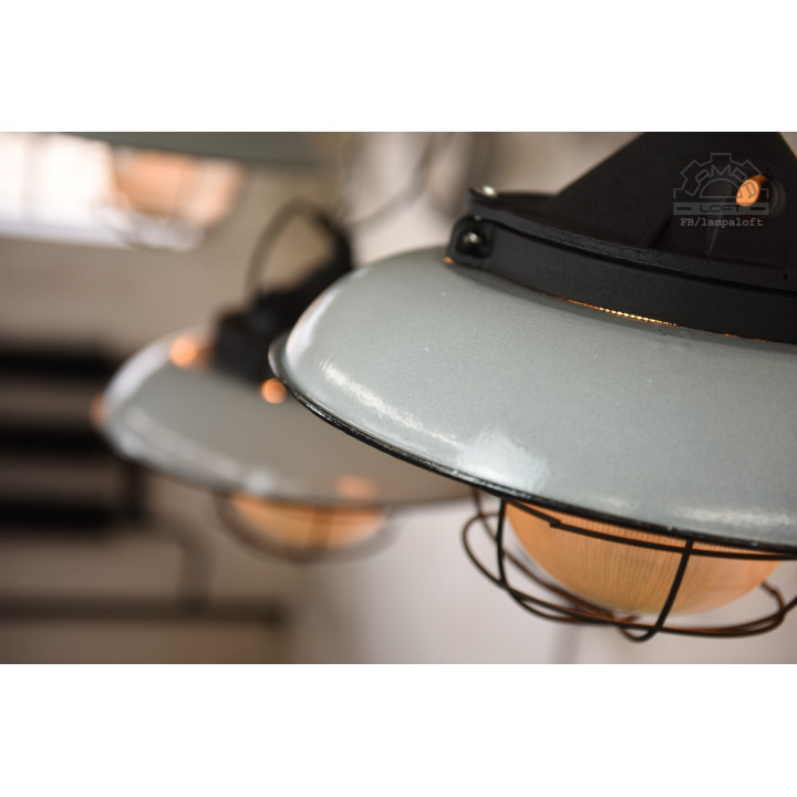 Lampa industrialna OKs-1 z lat 70'