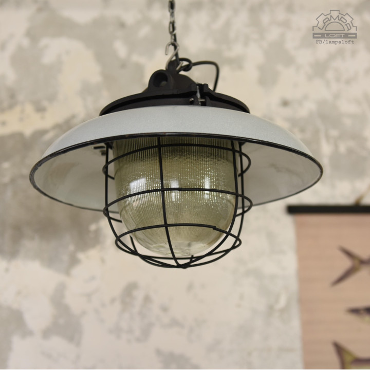 Lampa industrialna OKs-1 z lat 70'
