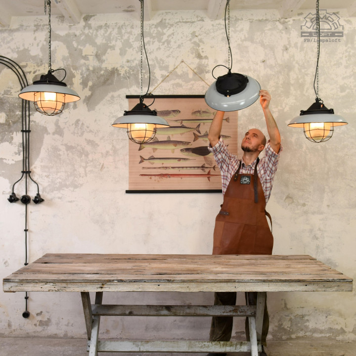 Lampa industrialna OKs-1 z lat 70'