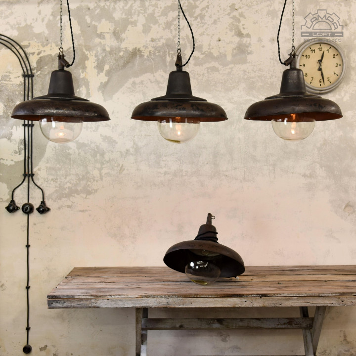 Lampa industrialna z lat 30' nr.kat 12011 z fabryki Antoniego Marciniaka