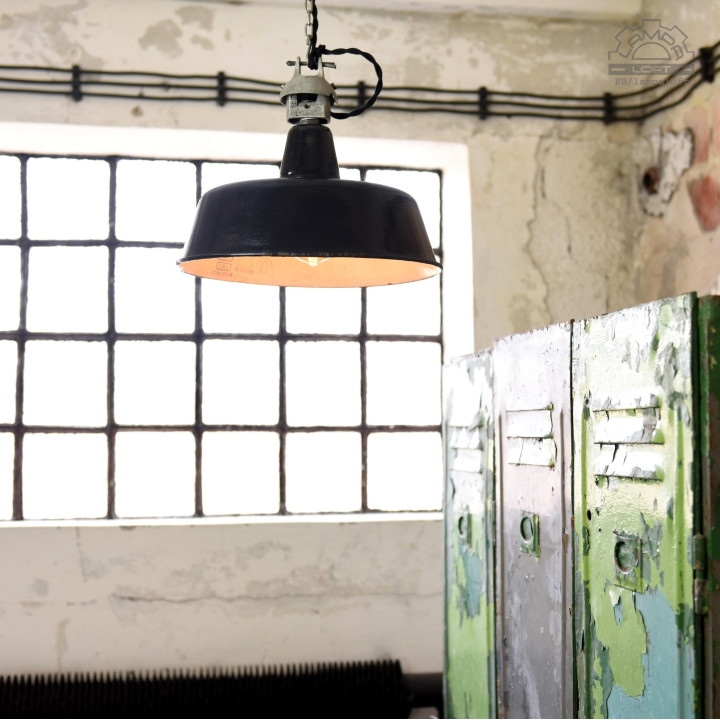 Niemiecka lampa industrialna LBL z lat 50'