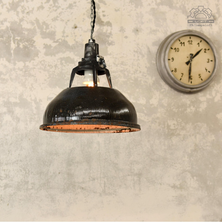 Emaliowana lampa industrialna z lat 70'