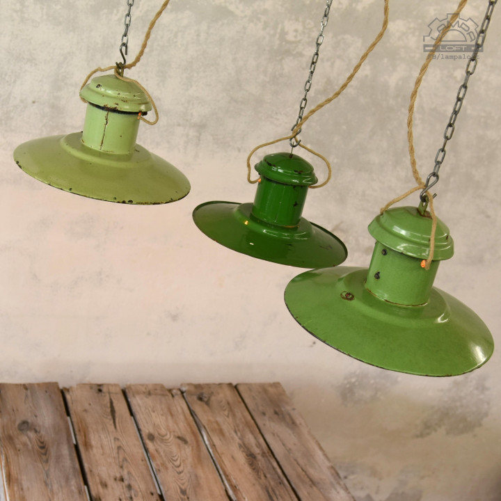 Radzieckie lampy industrialne z lat 60'