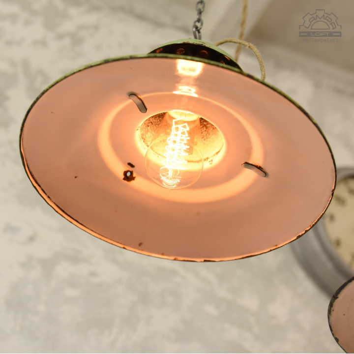 Radzieckie lampy industrialne z lat 60'