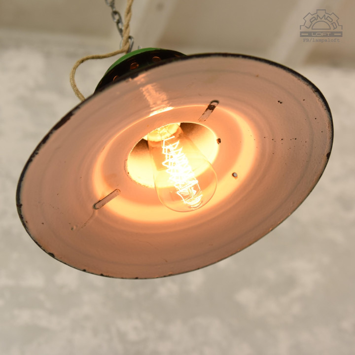 Radzieckie lampy industrialne z lat 60'