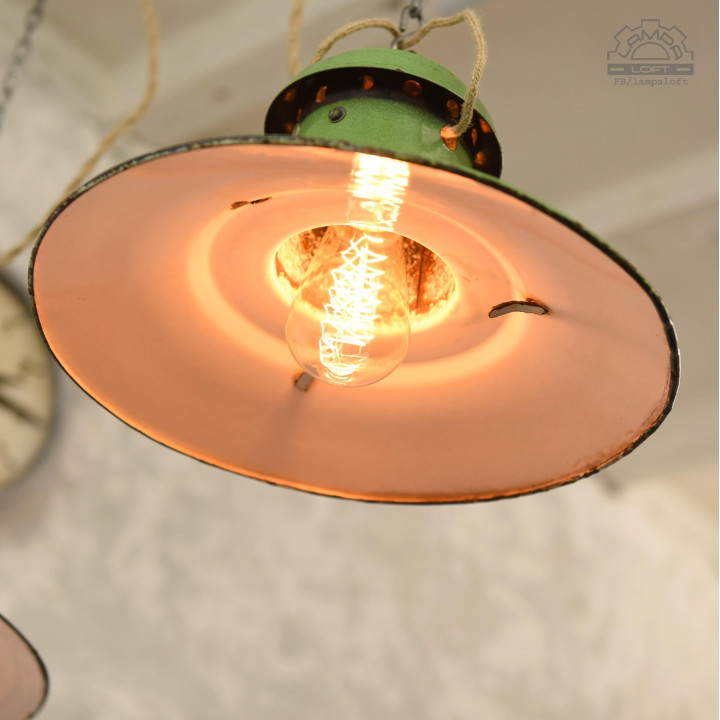 Radzieckie lampy industrialne z lat 60'