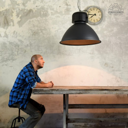 Lampa industrialna Via Achille Grande