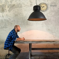 Lampa industrialna Via Achille Grande