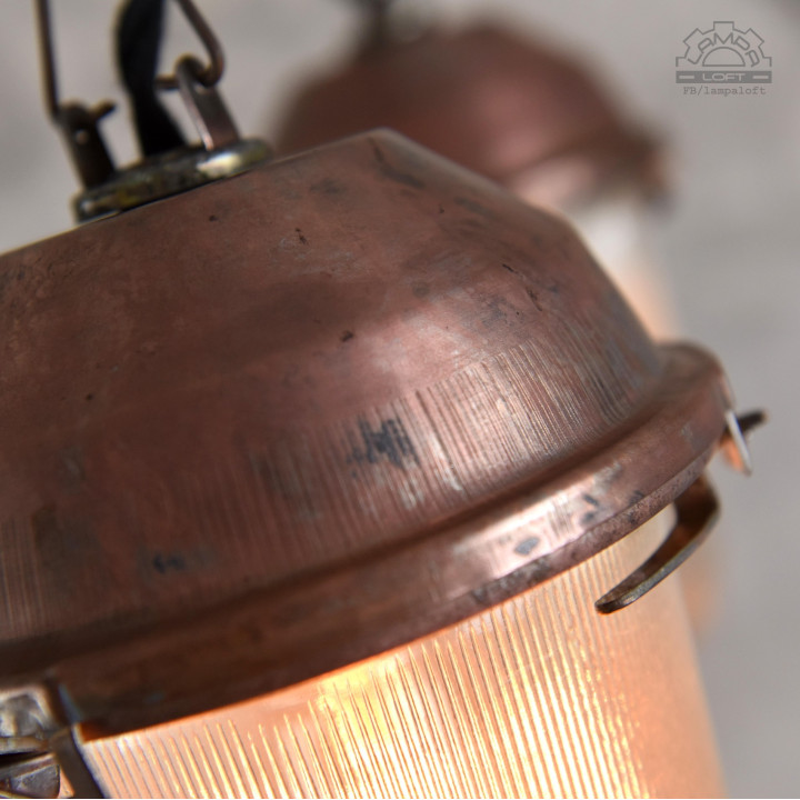 Radzieckie lampy industrialne z lat 80