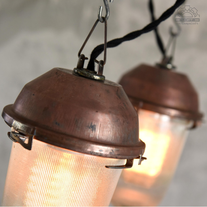 Radzieckie lampy industrialne z lat 80