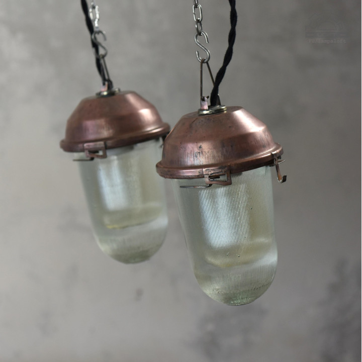 Radzieckie lampy industrialne z lat 80