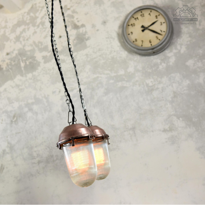 Radzieckie lampy industrialne z lat 80