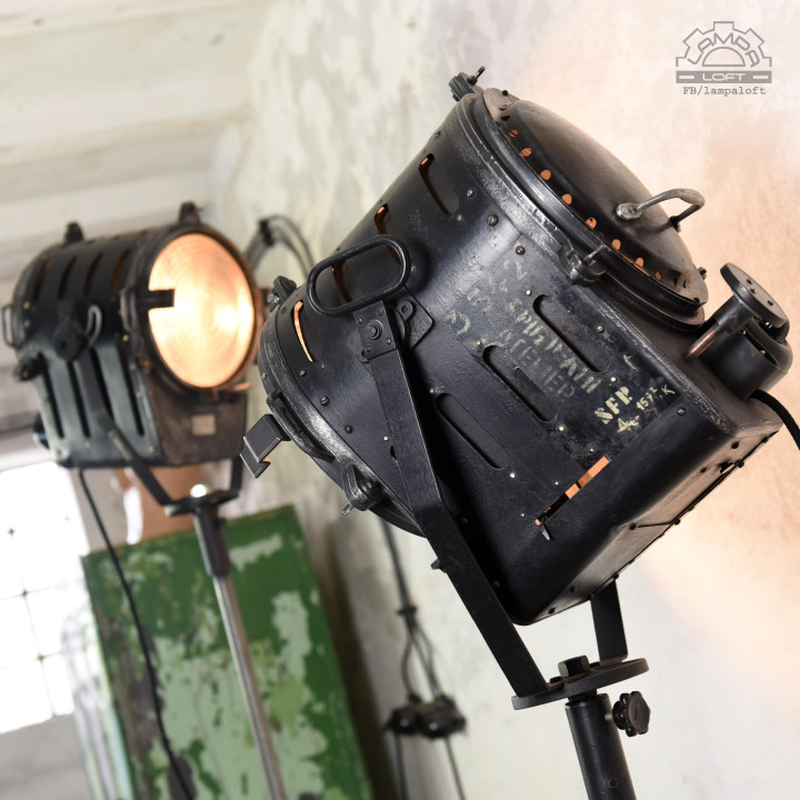 Reflektory filmowe z 1945 i 1946 roku