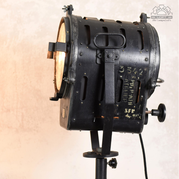 Reflektory filmowe z 1945 i 1946 roku