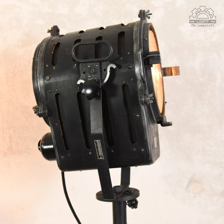 Reflektory filmowe z 1945 i 1946 roku