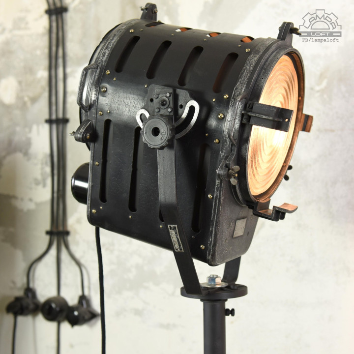 Reflektory filmowe z 1945 i 1946 roku
