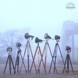 Kolekcja reflektorów na statywach