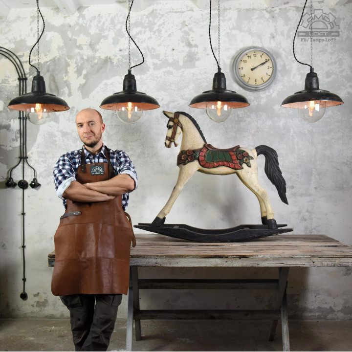 Lampa industrialna z lat 30' nr.kat 12010 z fabryki Antoniego Marciniaka