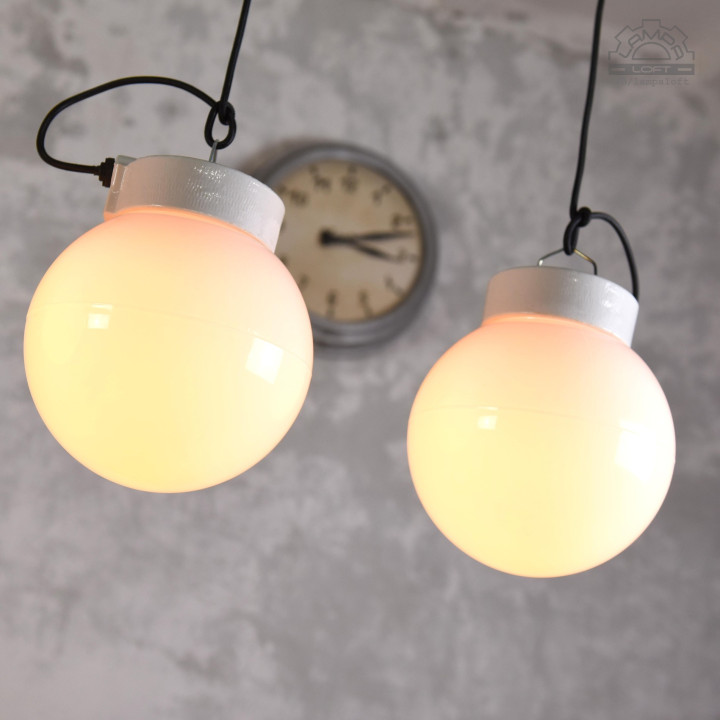 Lampy porcelanowe z kloszem mlecznym