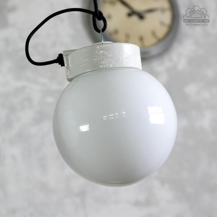 Lampy porcelanowe z kloszem mlecznym