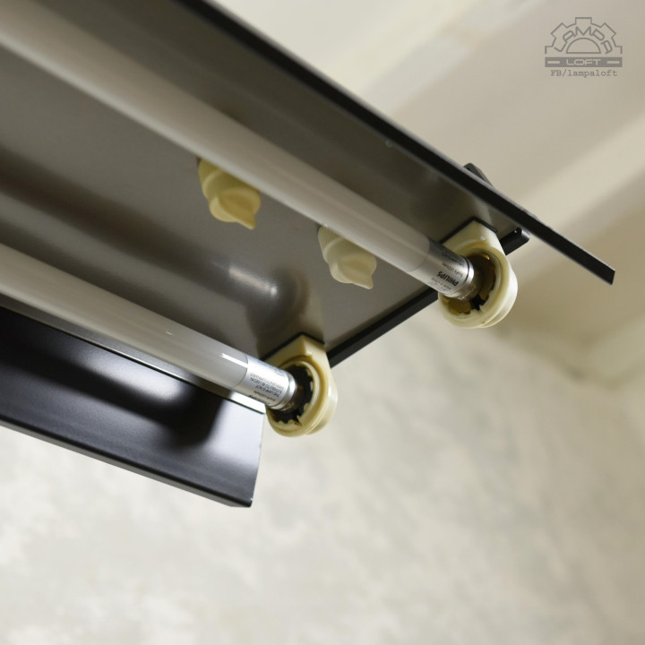 Lampa industrialna FAMOR z lat 80'