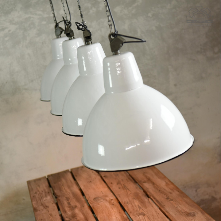 Duża lampa industrialna z lat 70' OBg-4