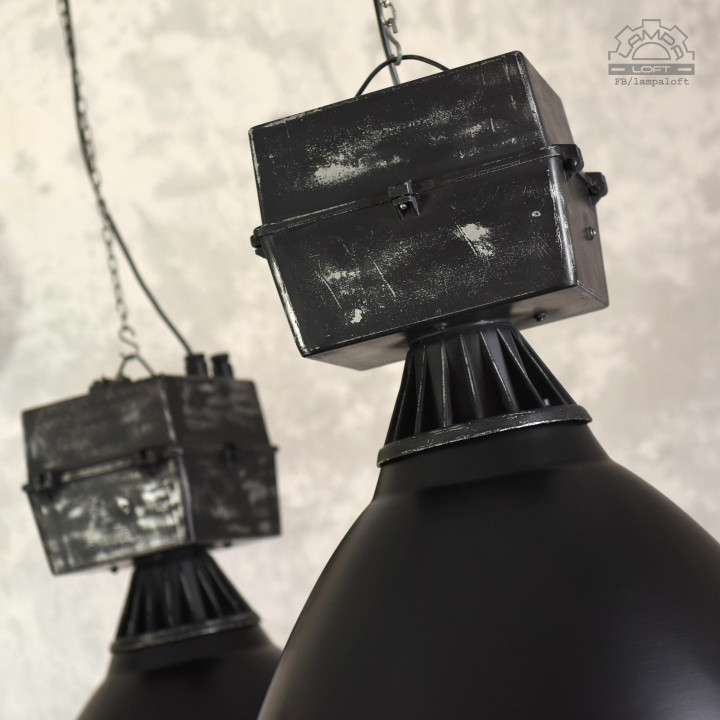 Bułgarskie lampy industrialne