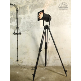 Lampa teatralna na metalowym-drewnianym statywie